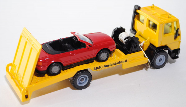 00005 Ford Cargo Abschleppwagen, kadmiumgelb, Ladegut: Audi Cabrio (B4, Typ 8G) mit Kratzer, L14n
