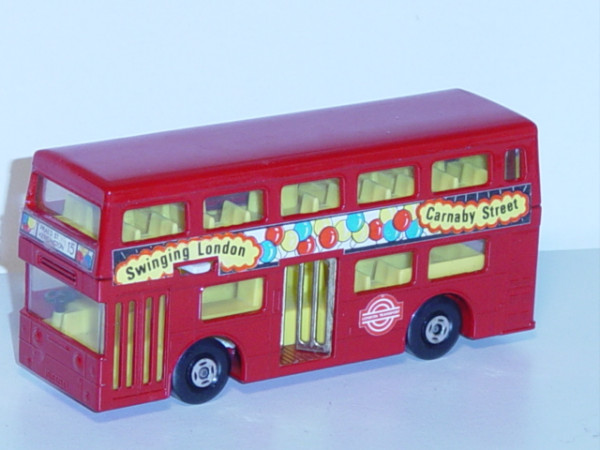 The Londoner Doppelstockbus, karminrot, Swinging London Carnaby Street / LONDON TRANSPORT und PREAD