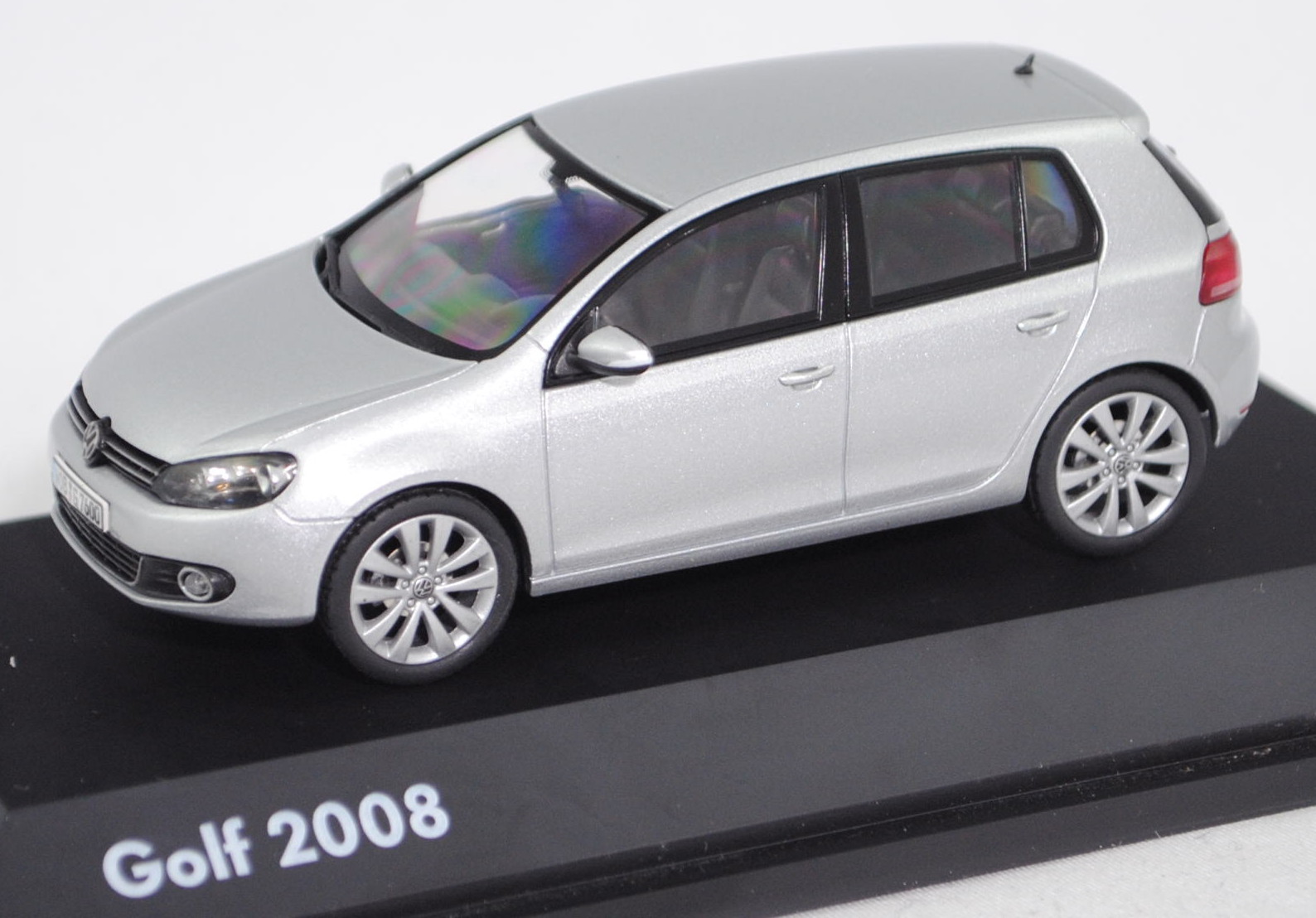 مطلق تتالي اريد ان  VW Golf VI 1.4 TSI 5-türer (Modell 2008-2012), reflexsilber metallic,  Schuco, 1:43, PC-Box (Limited) | Produktarchiv | Online-Shop | Automodelle  Höing
