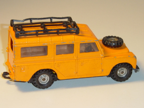 Land Rover 109 W.B (Waldhüter), pastellorange, mit Dachgepäckträger, hintere Tür zu öffnen, Leiter w