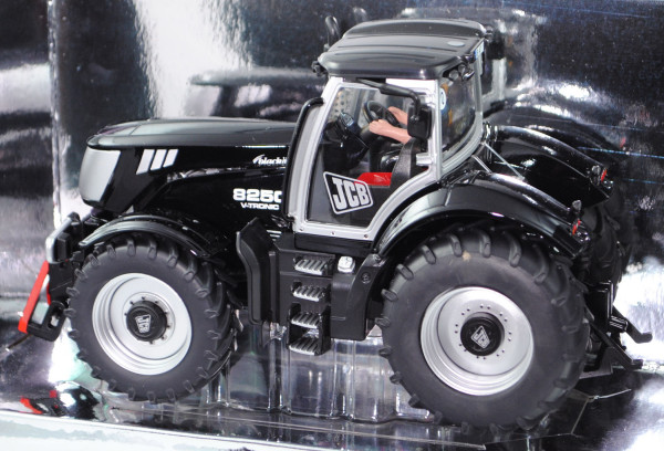 00401 JCB® Fastrac 8250 V-TRONIC Traktor (Modell 2005-2011), schwarz/weißaluminiummetallic, blacklin