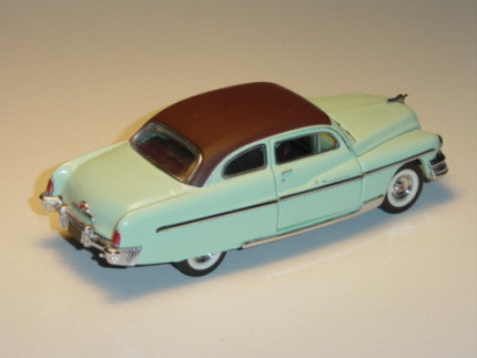 Mercury Monterey 1951, weißgrün/schokoladenbraun, Türen und Motorhaube zu öffnen, Franklin Mint, 1:4