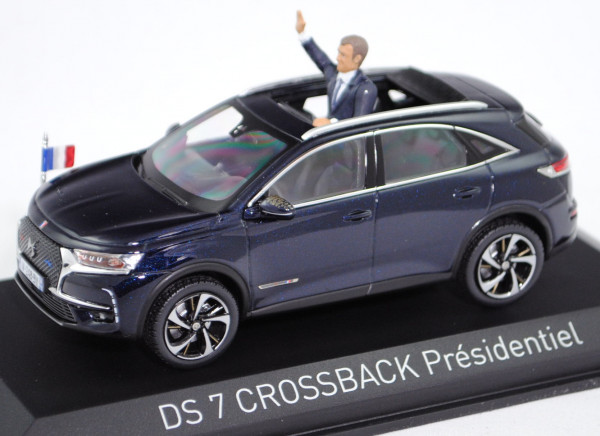 DS 7 Crossback (Mod. 2017-) Présidentiel mit Figur Emmanuel Macron, encre-blau, Norev, 1:43, PC-Box