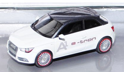Audi A1 e-tron, weißperlmuttmetallic, Druck A1 e-tron auf den Seiten, Looksmart Models (Hansarbeitsm