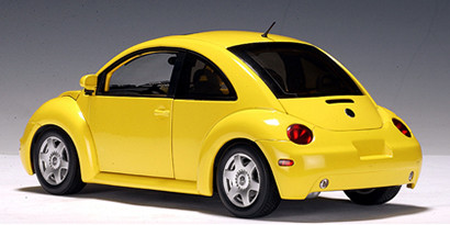 VW New Beetle (Typ 9C), Modell 1997-2005, reflex gelb, AUTOart, 1:18, mb