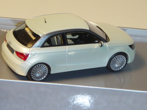 Audi A1 e-tron, weißperlmuttmetallic, Looksmart Models (Handarbeitsmodell), 1:43, Werbeschachtel (li