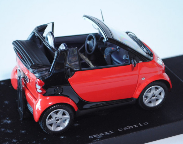Smart fortwo Cabrio (Typ A 450 Facelift), Modell 2003-2007, phat red / bay gray metallic, KYOSHO, 1: