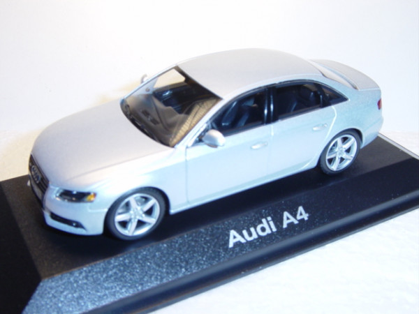 Audi A4 Mj 2008, eissilber, Minichamps, 1:43, Werbeschachtel