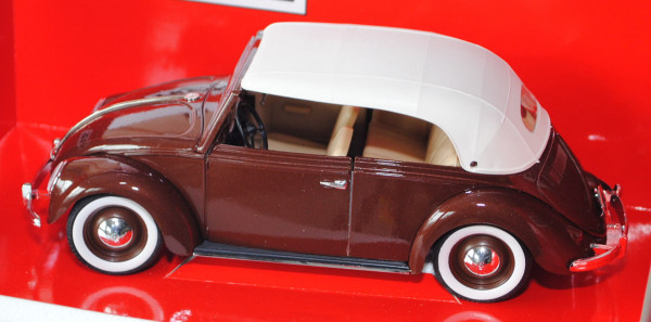 VW Käfer Cabrio (Typ 15), Modell 1949, mahagonibraun, Türen zu öffnen, geschlossenes Verdeck in rein