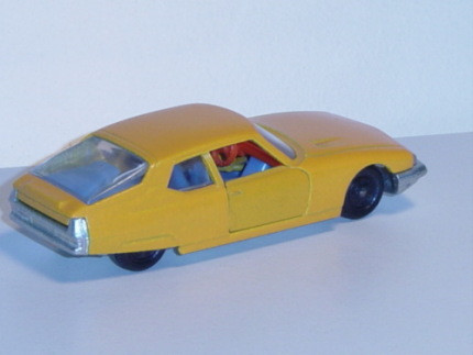 Citroen SM, Modell 1970-1975, melonengelb, innen himmelblau, Lenkrad rotorange, Verglasung klar, R3