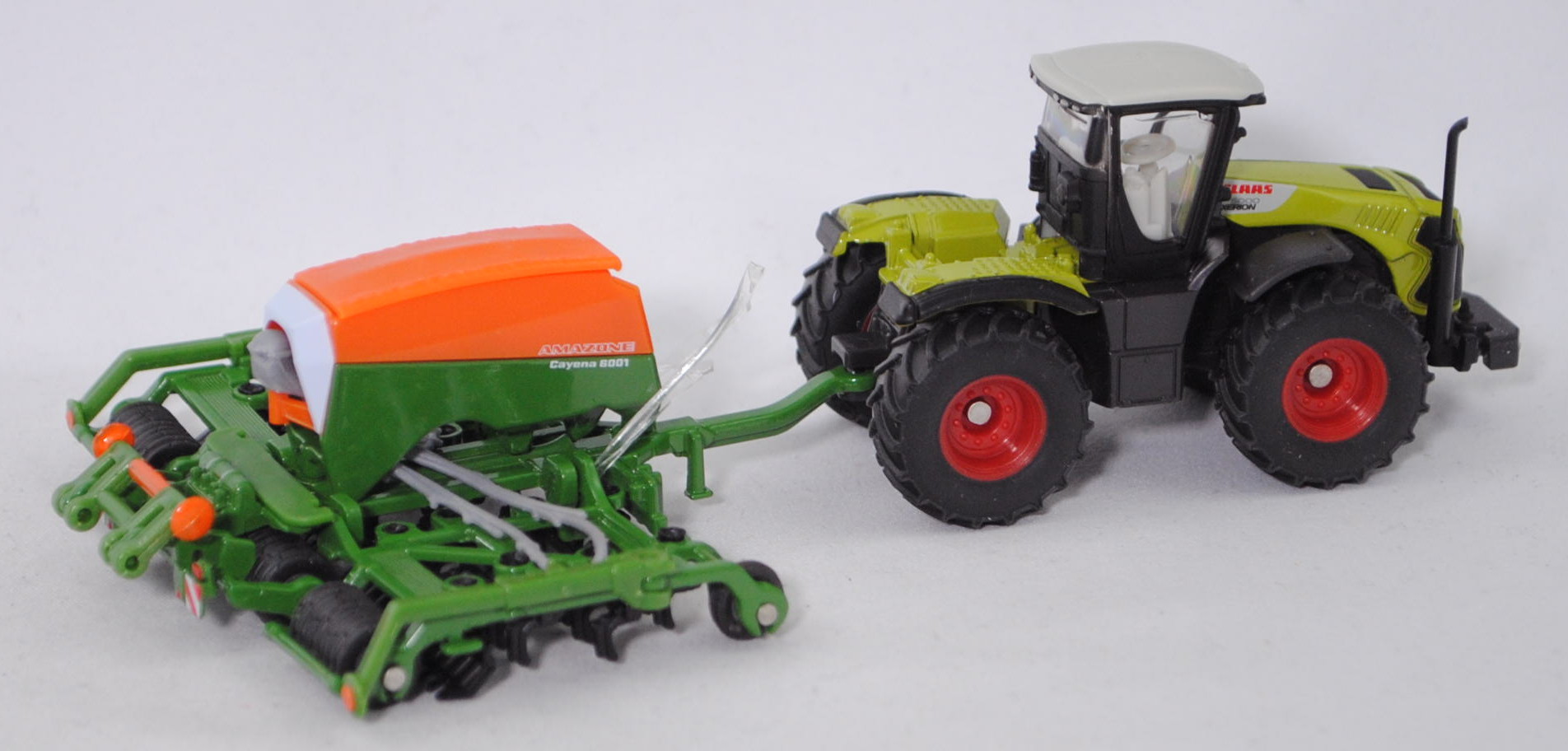 Siku Farmer 1826 - Traktor mit Sämaschine - 1:87