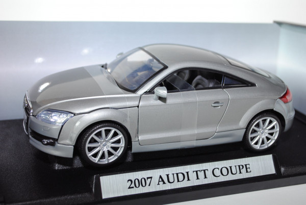 Audi TT Coupe, Mj. 2007, hellgraumetallic, innen schwarz, Lenkrad schwarz, MondoMotors, 1:18, mb