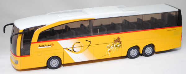 03900 CH Mercedes-Benz Travego 2.0 RHD-M Reisebus, weiß/gelb, PostAuto / CarPostal, SIKU, L17mpK