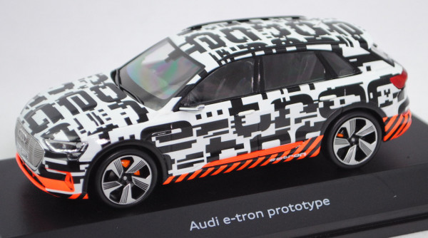 Audi e-tron Prototyp (Mod. 18), Erlkönig-Design, Automobil Salon Genf 2018, Minimax, 1:43, Werbebox