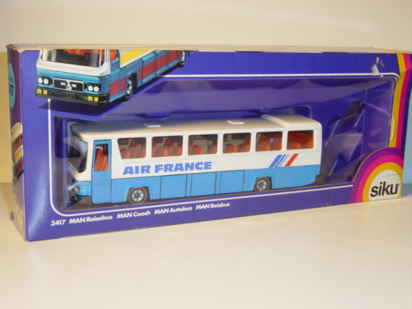 00005 MAN SR 280 - Mitteltür Reisebus, Modell 1979-1986, reinweiß/himmelblau, AIR FRANCE, 2 geschlos