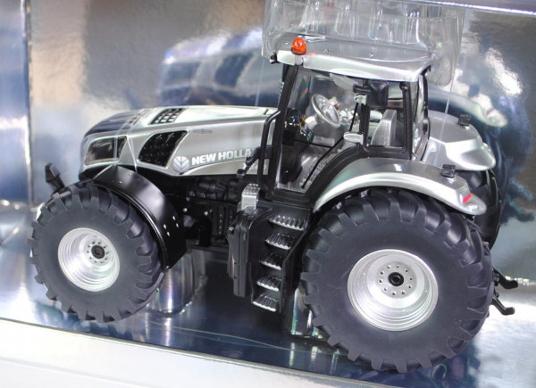 New Holland T8.420 Traktor, silbermetallic/schwarz, SIKU EDITION 2013, L17mpP, einmalige limitierte