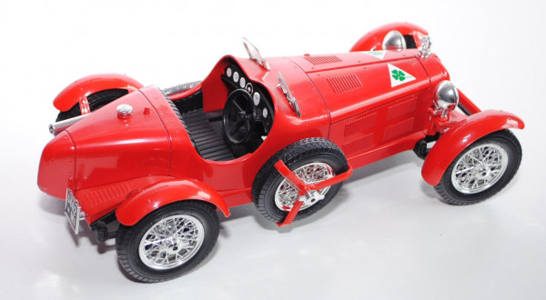 Alfa Romeo 8C 2300 Monza (1931), karminrot, Motorhaube zu öffnen, mit Lenkung, Bburago, 1:18
