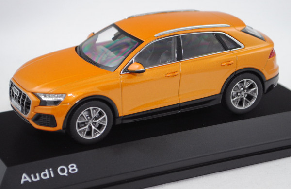 Audi Q8 (Typ 4M, Modell 2018-), drachenorange, Norev, 1:43, Werbeschachtel (EAN 2160000046175)