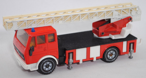 00004 Metz Feuerwehrdrehleiter DL 30 auf MB 2232 (Mod. 1974-1977), rot/weiß, Schlauchrolle weg, m-