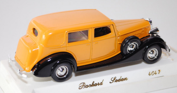 Packard Super Eight Sedan, Modell 1937, narzissengelb/schwarz, 8 cyl., 5212 cc, 135 cv, Age d\'or so