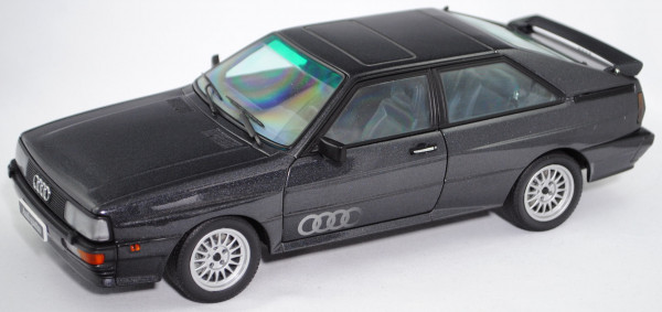 Audi quattro 20V (Modell 1989-1991), satinschwarz metallic, AUTOart, 1:18, mb (Schachtel vergilbt)