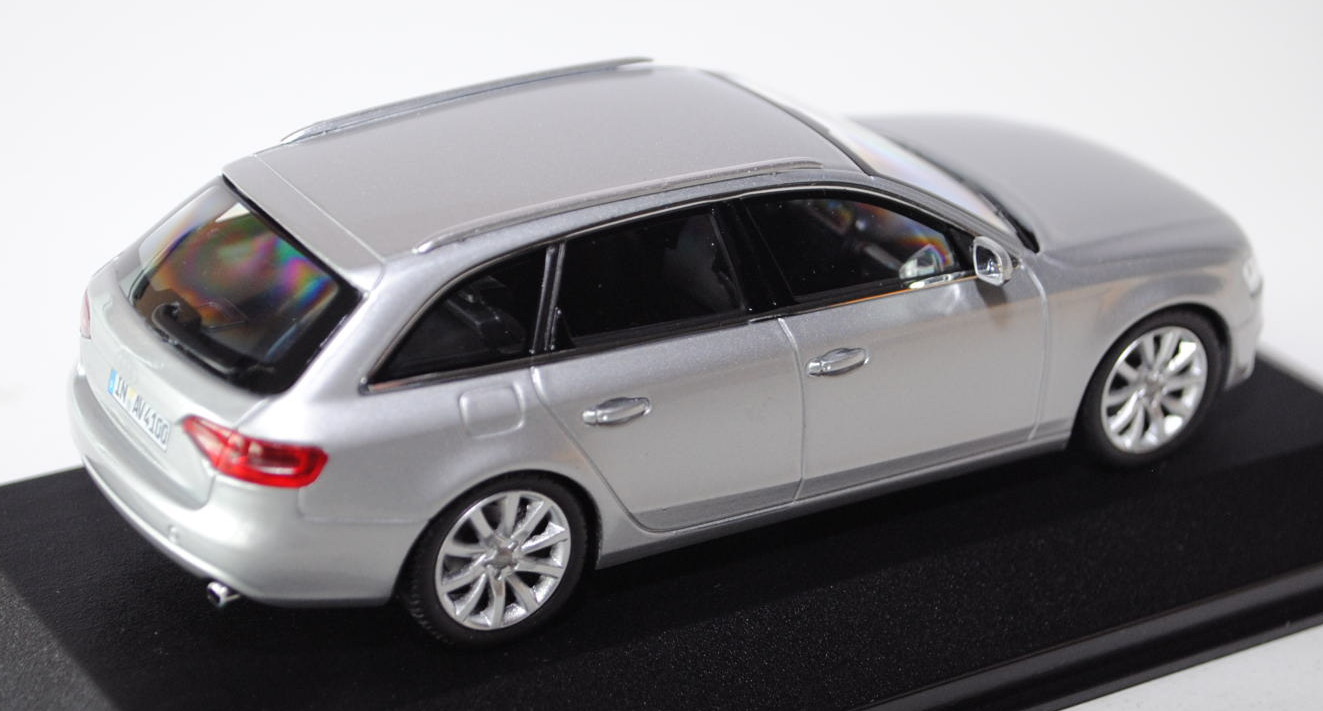 Audi A4 Avant (B8, Typ 8K, Facelift), Modell 2011-, eissilber, Minichamps,  1:43, Werbeschachtel, Produktarchiv, Online-Shop
