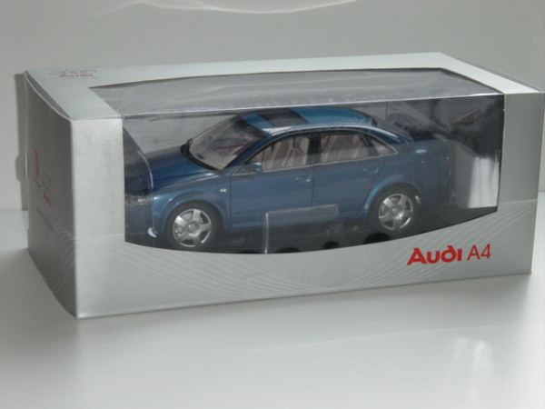 Audi A4, Mj. 2004, dunkelblaumetallic, FAW-Volkswagen, 1:18, Werbeschachtel