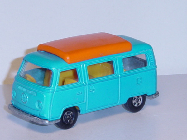 Volkswagen Camper (Typ VW T2), türkisblau, zu öffnendes reinoranges Dach, innenchromgelb, Matchbox S