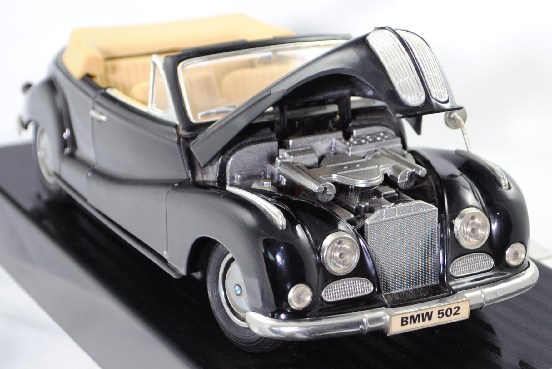 BMW 502 Baur-Cabriolet (Typ 502, Barockengel, Mod. 1955-1958), schwarz,  Maisto für Tchibo, 1:18, mb, diverse Hersteller, div. Modellhersteller, Online-Shop