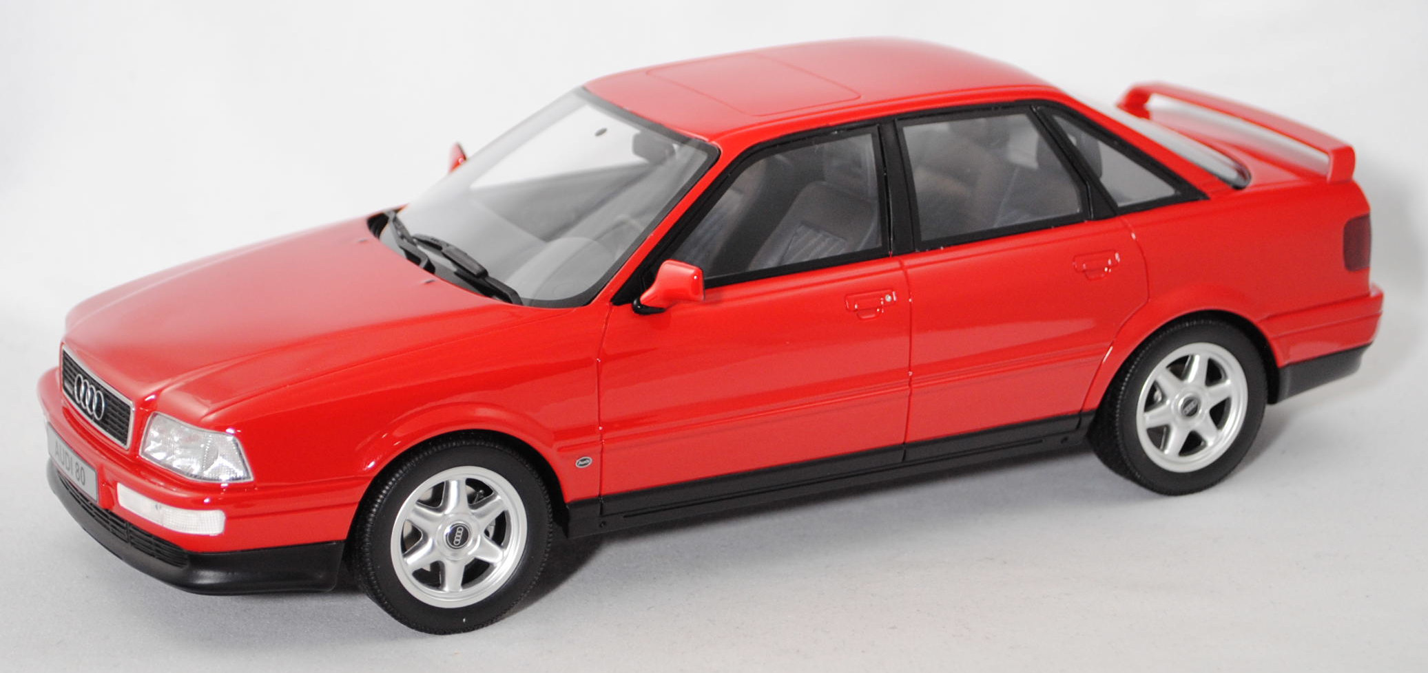 Audi 80 competition (Baureihe B4, Typ 8C, Modell 1994), laserrot (LY3H),  OttO mobile, 1:18, mb, Audi 60/72/80/90, Audi, Online-Shop