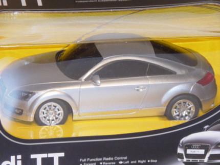 Audi TT Coupe, Mj. 2007, silber, mit Fernsteuerung, RASTAR, 1:24, mb