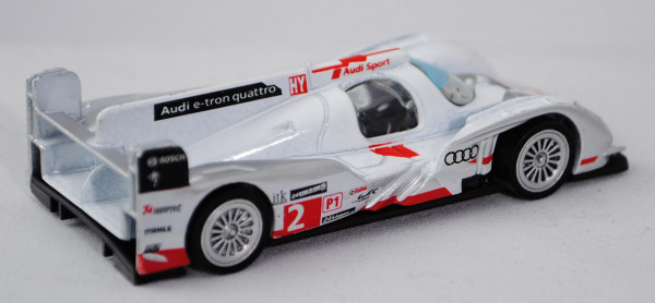 Audi R18 e-tron quattro LMP1, reinweiß/weißaluminiummetallic, Fahrer: Tom Kristensen / Allan McNish
