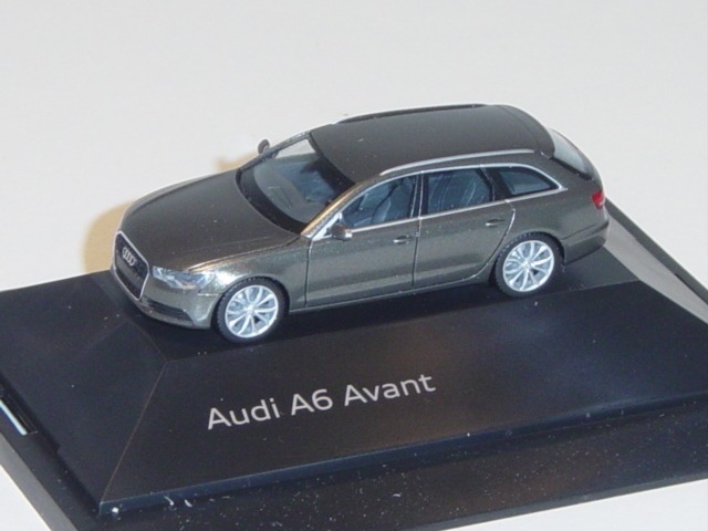 Herpa Miniaturmodelle 420303-002 Audi A6 Avant brillantschwarz in Miniatur Zum Basteln Sammeln und ALS Geschenk Brilliant Black Craft Collectable Gift