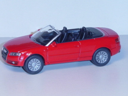 03900 Audi A4 Cabrio 3.2 FSI quattro (B7, Typ 8H), Modell 2006-2009, (vgl.1339), verkehrsrot, innen