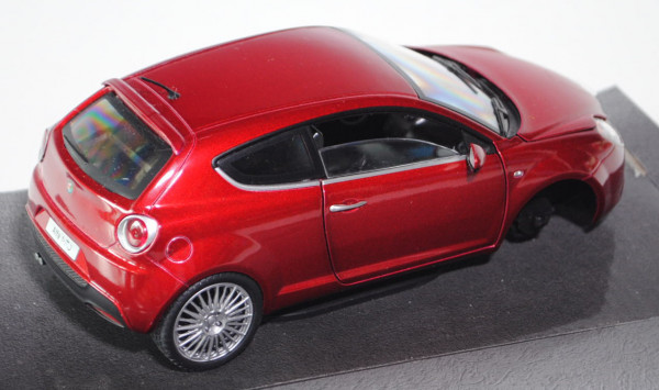 Alfa Romeo MiTo (Typ ZAR 955), Modell 2008-2013, hell-rubinrotmetallic, Türen + Motorhaube zu öffnen