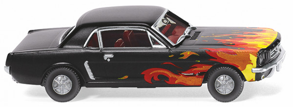 Ford Mustang Coupé (Mod. 1964-1966), schwarzmatt mit rotgelber Flammenoptik vorne, Wiking, 1:87, mb