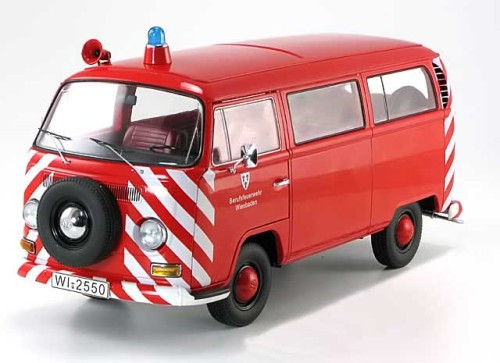 VW T2a Bus Feuerwehr Wiesbaden, Modell 1967-1971, feuerrot, Berufsfeuerwehr / Wiesbaden, Schuco, 1:1