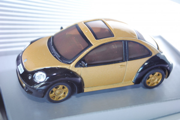 VW New Beetle, gold, Kotflügel und Stoßstangen schwarz, Schuco, 1:43, mb