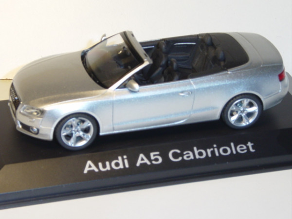 Audi A5 Cabriolet (Typ 8F, AU485, Mod. 2009-2011), eissilber metallic, Schuco, 1:43, Werbeschachtel